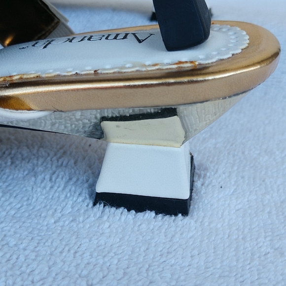 🎈SALE PRICE $10🎈 Amanda "JACK POTS" Women White Sandals Size 7M - Picture 6 of 7